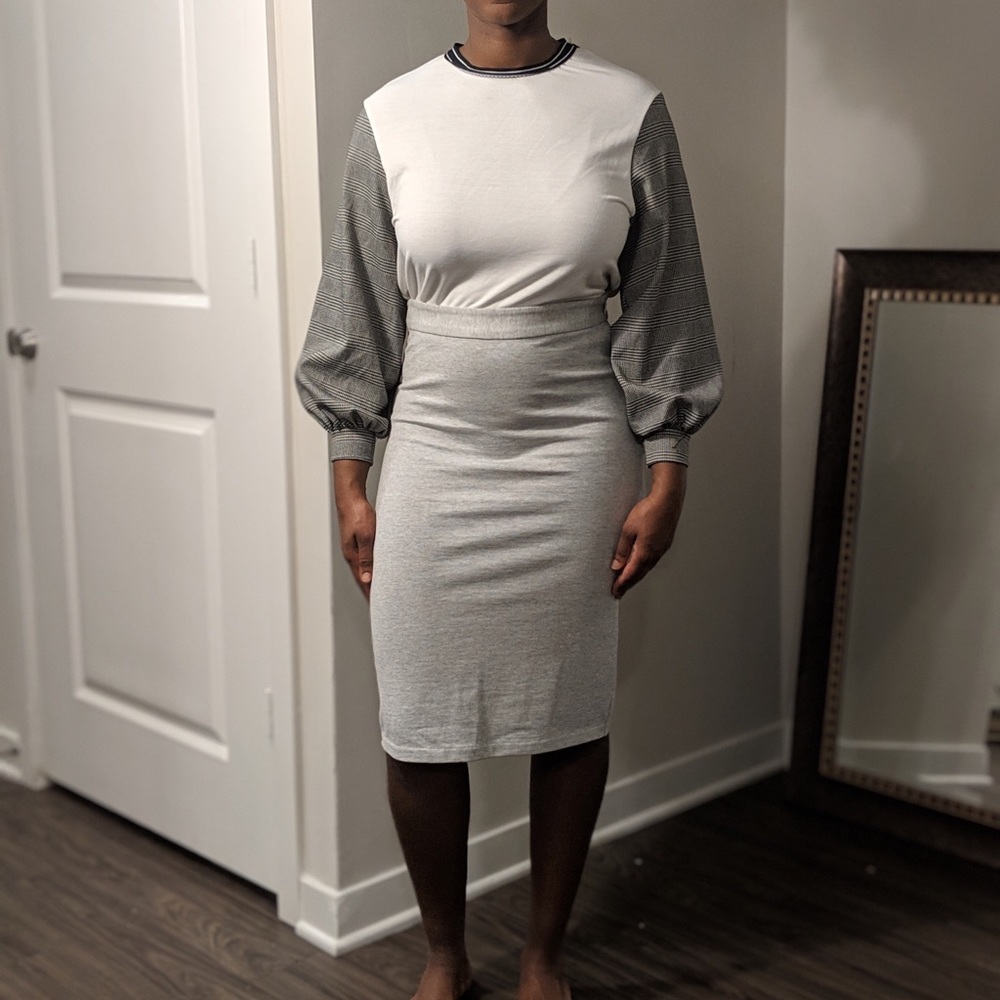 Puffy Sleeve Top w/Plaid Detail